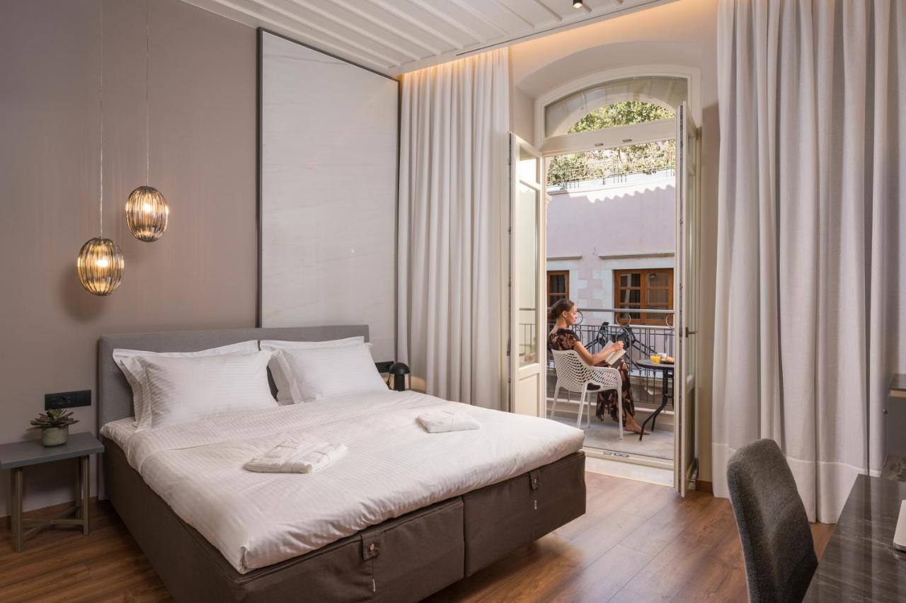 Veneri Boutique Suites Chrissi Akti Chania Exterior foto