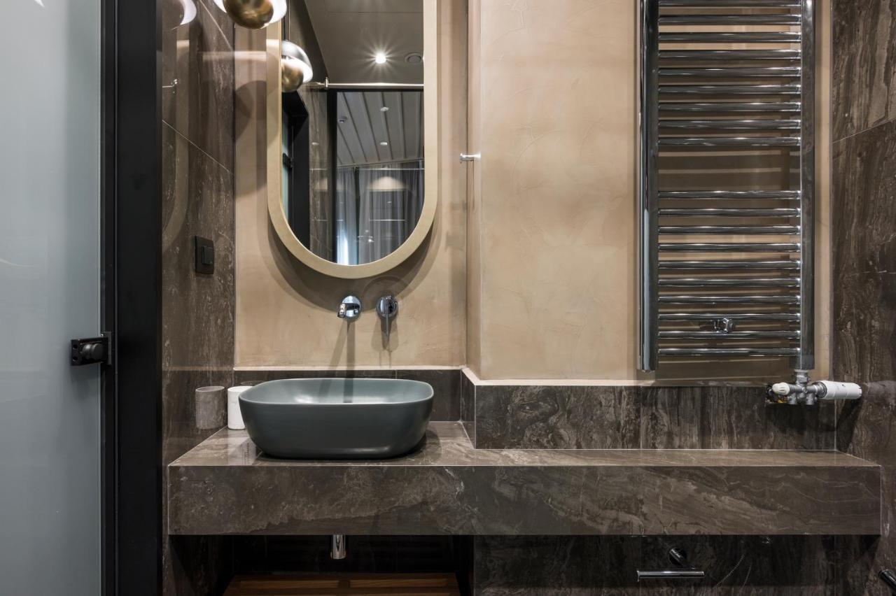 Veneri Boutique Suites Chrissi Akti Chania Exterior foto